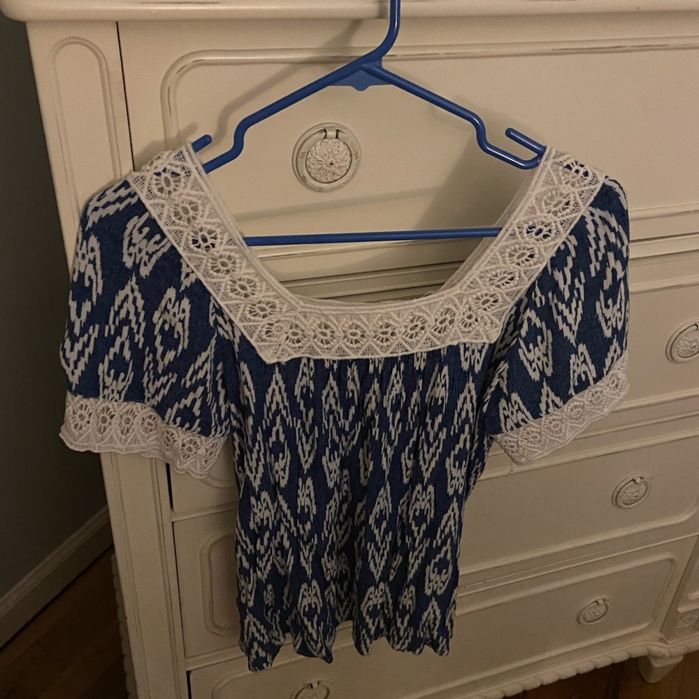 NWOT Francesca’s Aztec square neck shirt